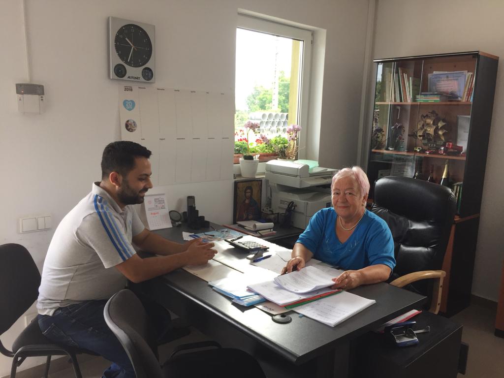 Consilierii vocaționali ai ASSOC caută locuri de muncă pentru romii din Finteușu Mic