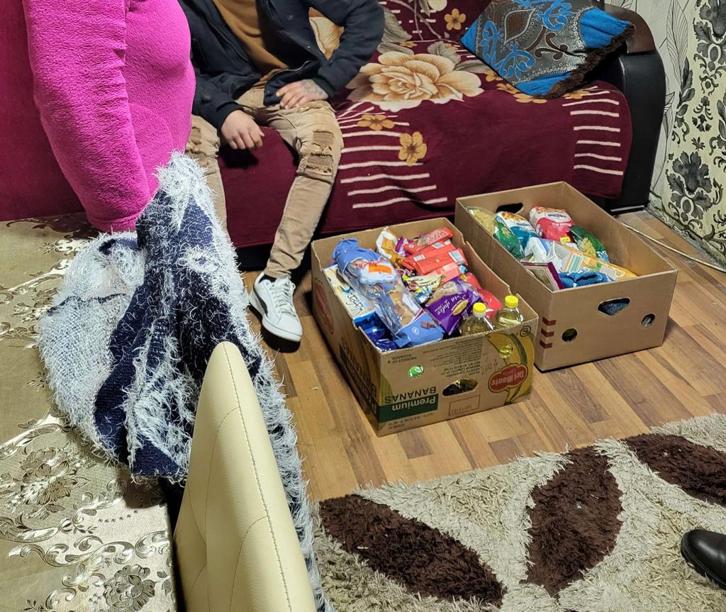 Ajutor alimentar pentru “cuibul“ unor familii sărmane din Maramureș