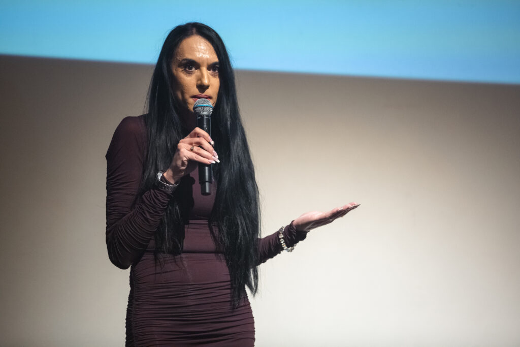 Ioana LUCĂCEL, redactor șef Gazeta de Maramureș / ASSOC, 30 de ani cu fapte bune - spectacol aniversar, 21 noiembrie 2025, Teatrul Municipal Baia Mare