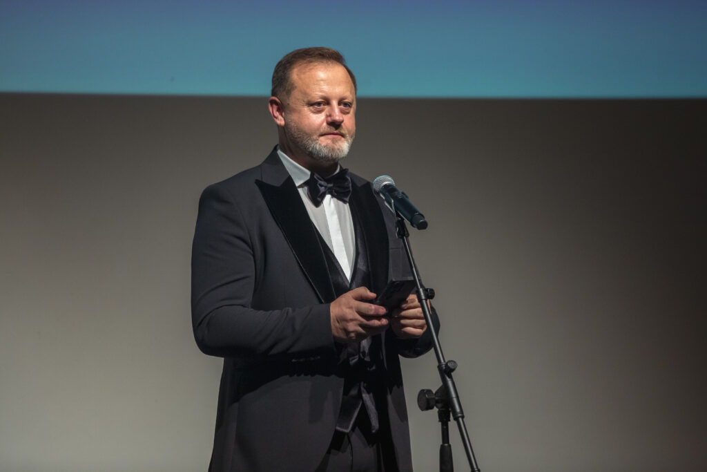 Florian sĂLĂJEANU, membru fondator ASSOC și actual prefect al județului Maramureș / ASSOC, 30 de ani cu fapte bune - spectacol aniversar, 21 noiembrie 2025, Teatrul Municipal Baia Mare
